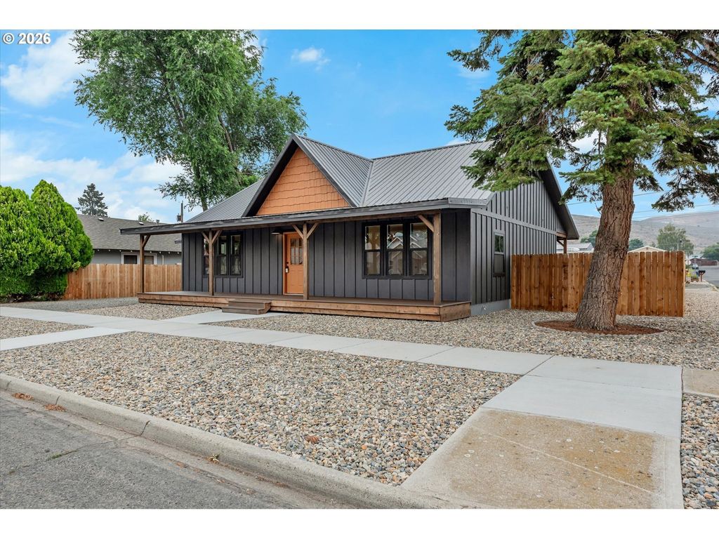 1004 Walnut St, Baker City