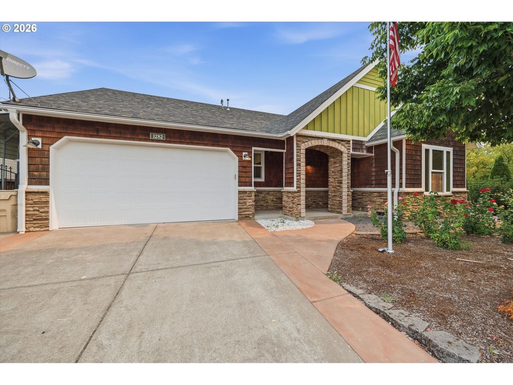 1282 Se Academy St, Dallas