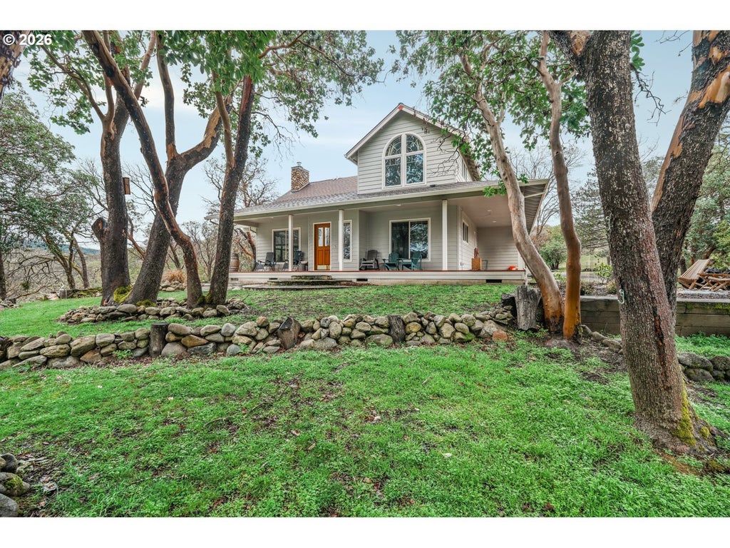 5655 Tamarack Ln, Central Point