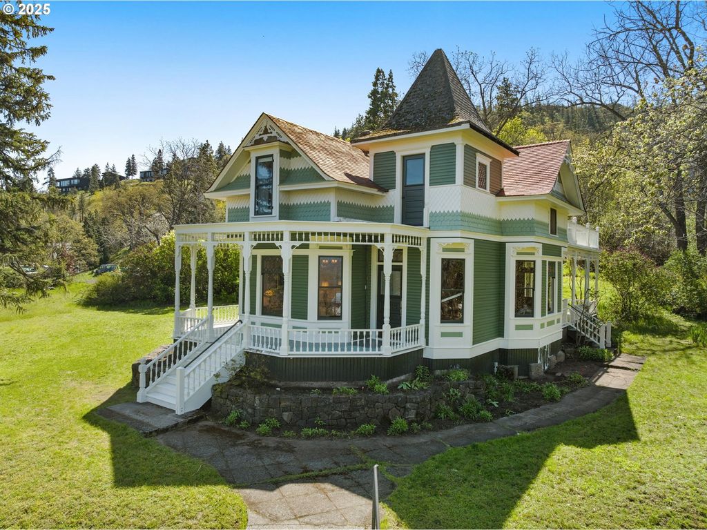 704 3rd Ave, Mosier