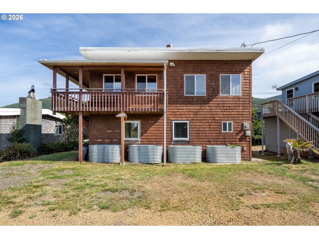 26135 Beach Dr, Rockaway Beach