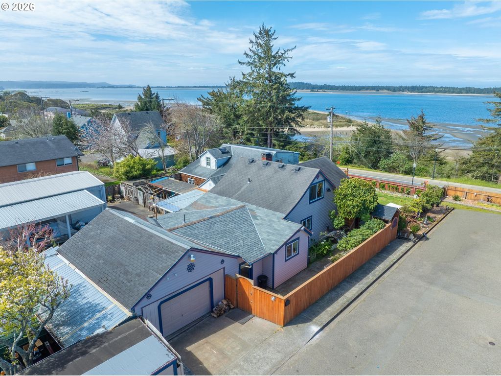 407 S Empire Blvd, Coos Bay