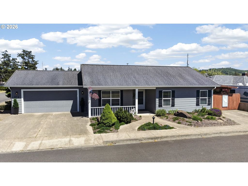 976 Nopal St, Florence