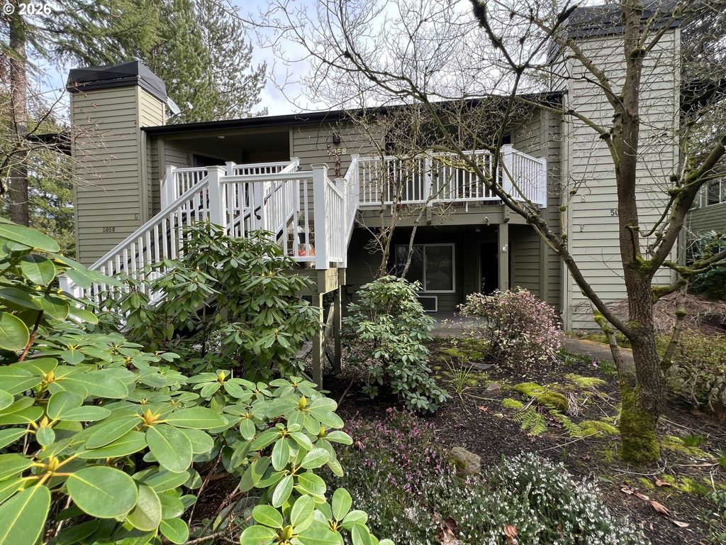 5058 Foothills Dr F, Lake Oswego