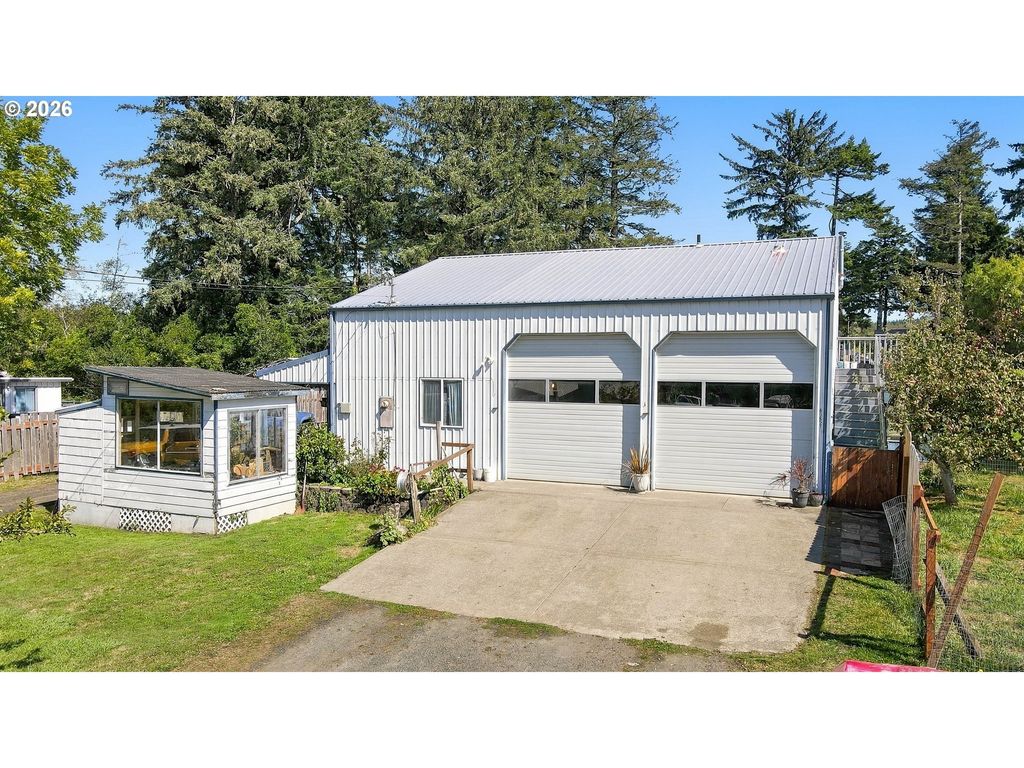 63627 N Olive Rd, Coos Bay