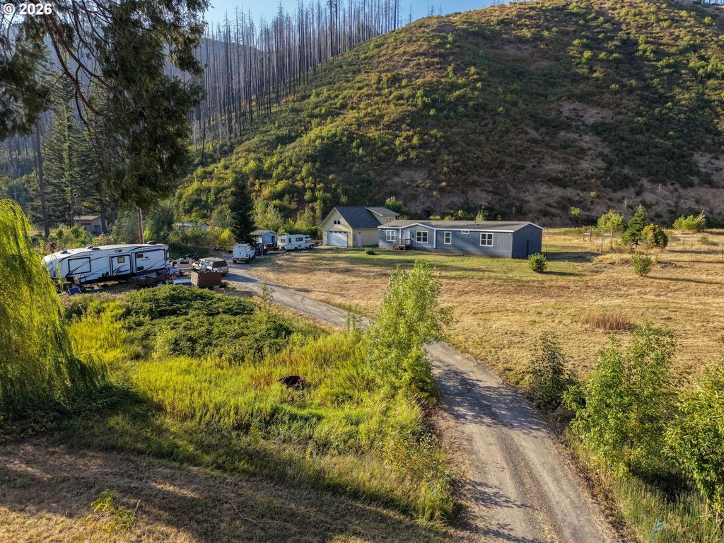 52443 Mckenzie Hwy, Blue River