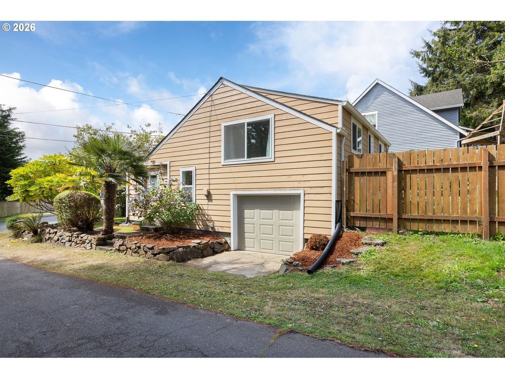 1125 Sw Galley Ave, Lincoln City