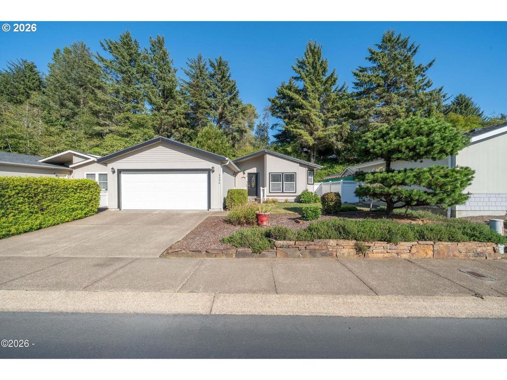 4396 Se Heron Loop, Lincoln City