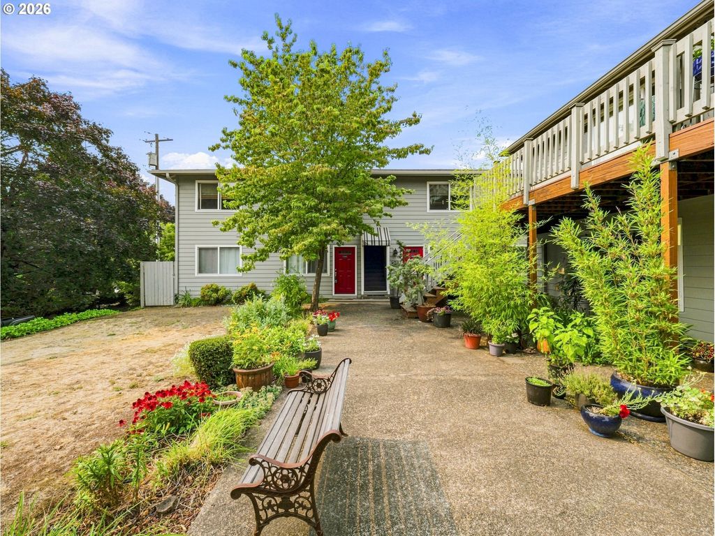 7007 N Burlington Ave, Portland