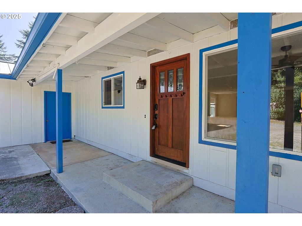 60031 Fairview Rd, Coquille