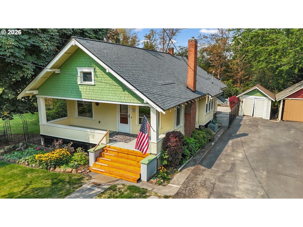344 S 3rd St, Athena