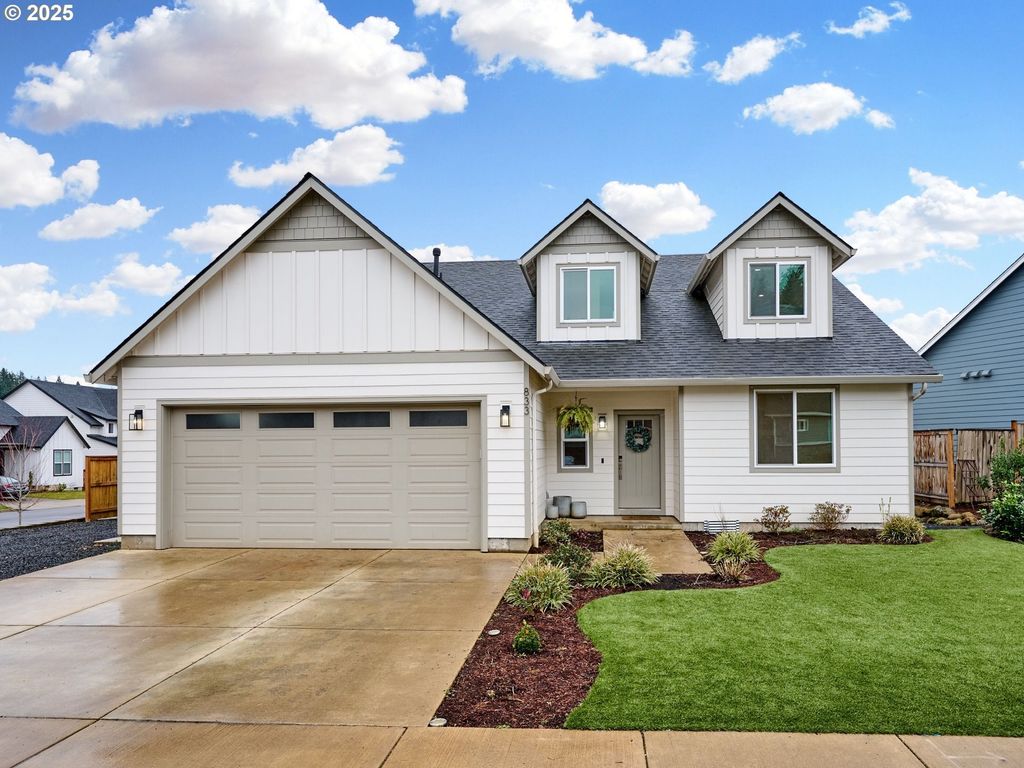 833 Hawk Dr, Silverton