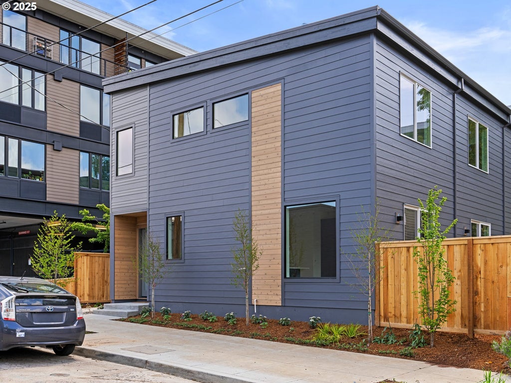 4960 Se Caruthers St 6, Portland