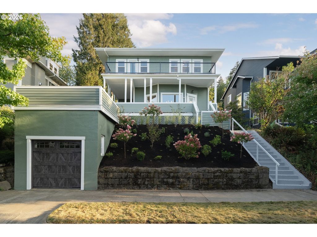 2926 Nw Raleigh St, Portland