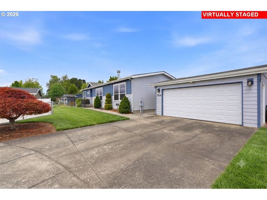 744 Saint James Pl, Molalla