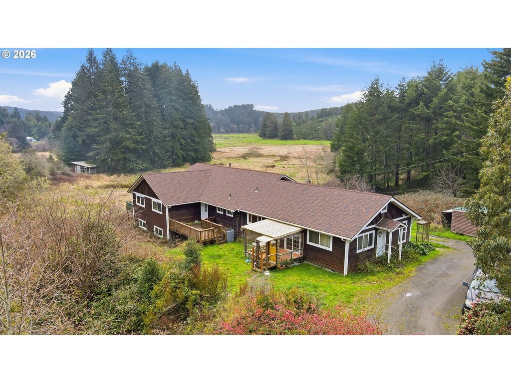 67714 N Bay Rd, North Bend