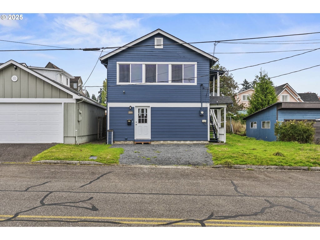 160 Maple St, Cathlamet