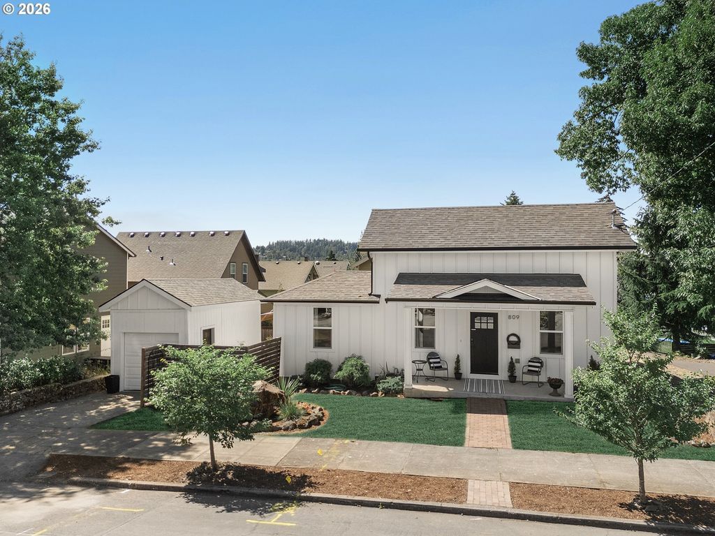 809 Jq Adams St, Oregon City