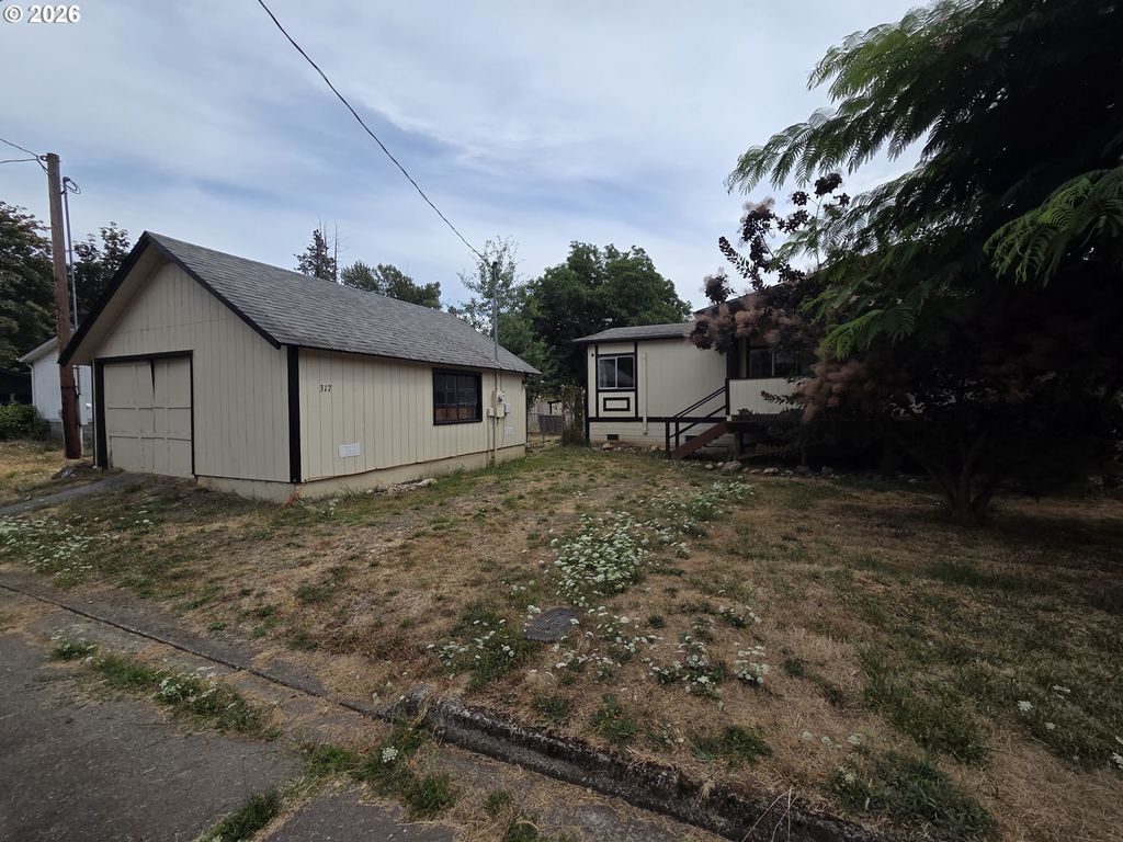317 Applegate Ave, Drain