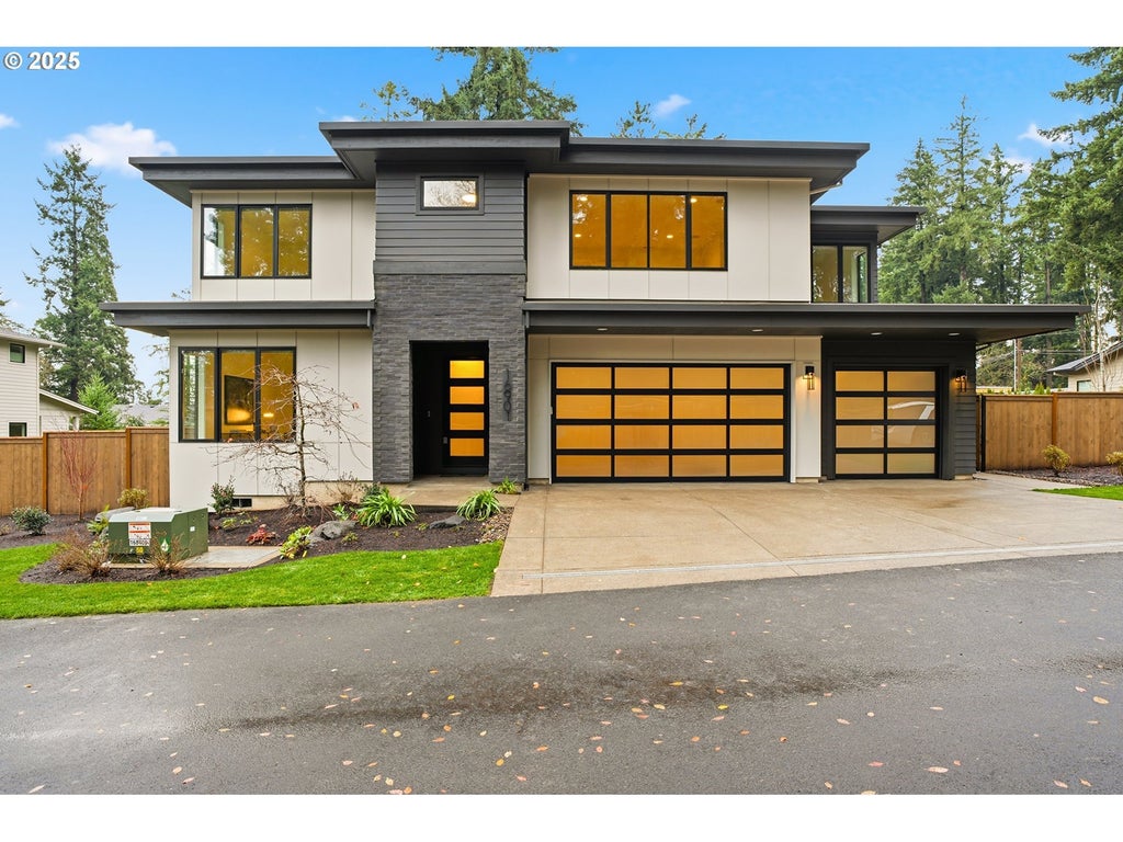 16901 Kara Ln, Lake Oswego