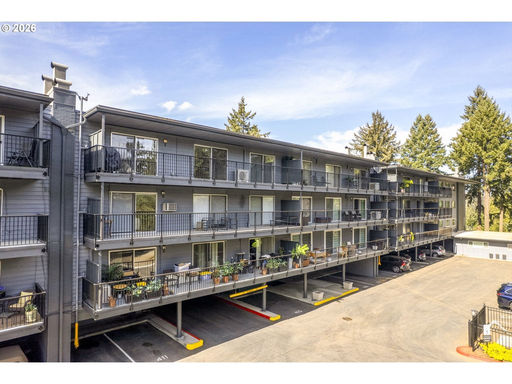 200 Burnham Rd 303, Lake Oswego