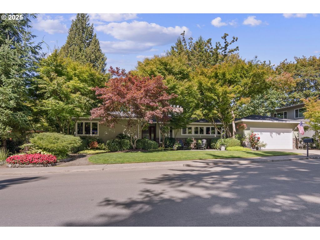 1847 Woodland Ter, Lake Oswego
