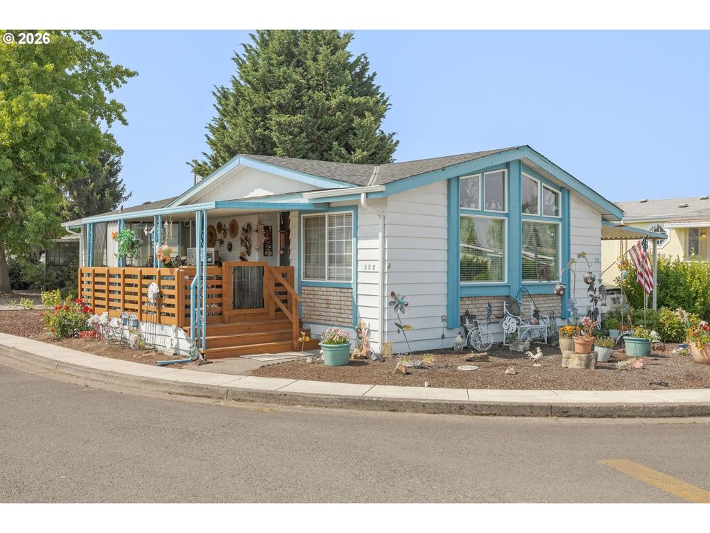 1199 N Terry St 228, Eugene