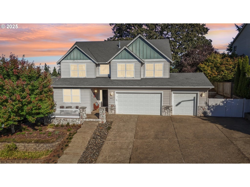 968 Eisenhower Dr Nw, Salem