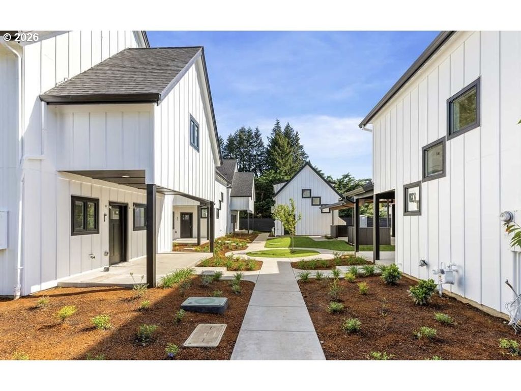 11813 Nw 38th Ave C, Vancouver