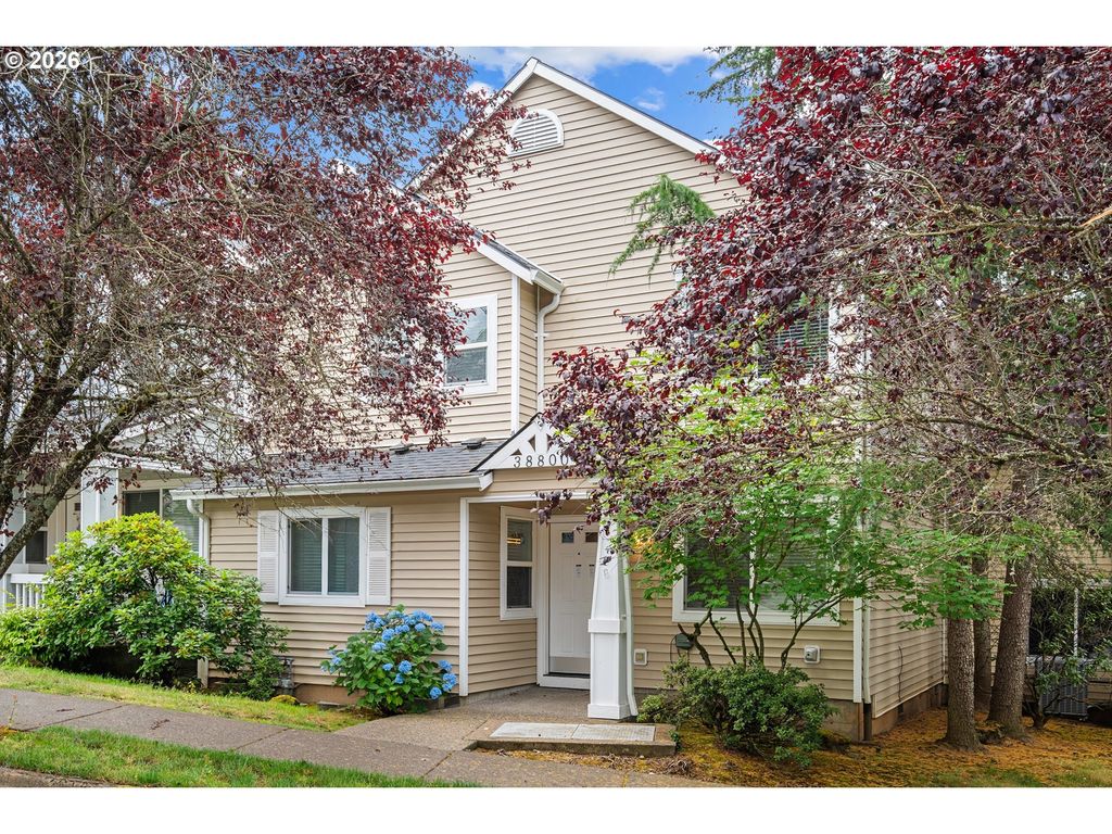38800 Cascadia Village Dr, Sandy