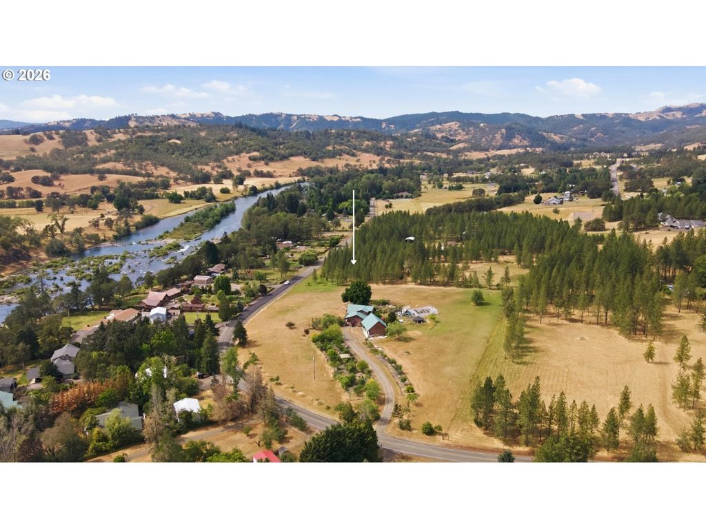 441 Echo Dr, Roseburg