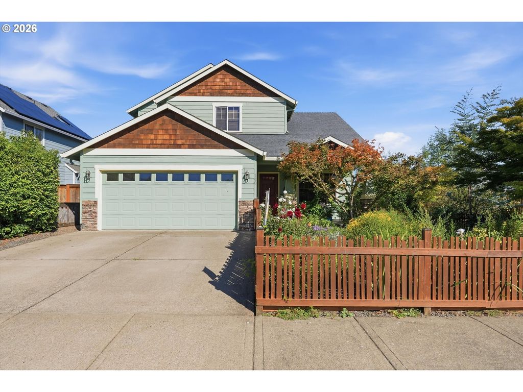 108 S 5th St, Carlton