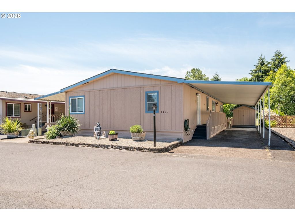 2355 Sparrow Loop 169, Kelso