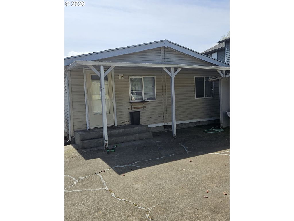 500 Warren St #9, Monmouth