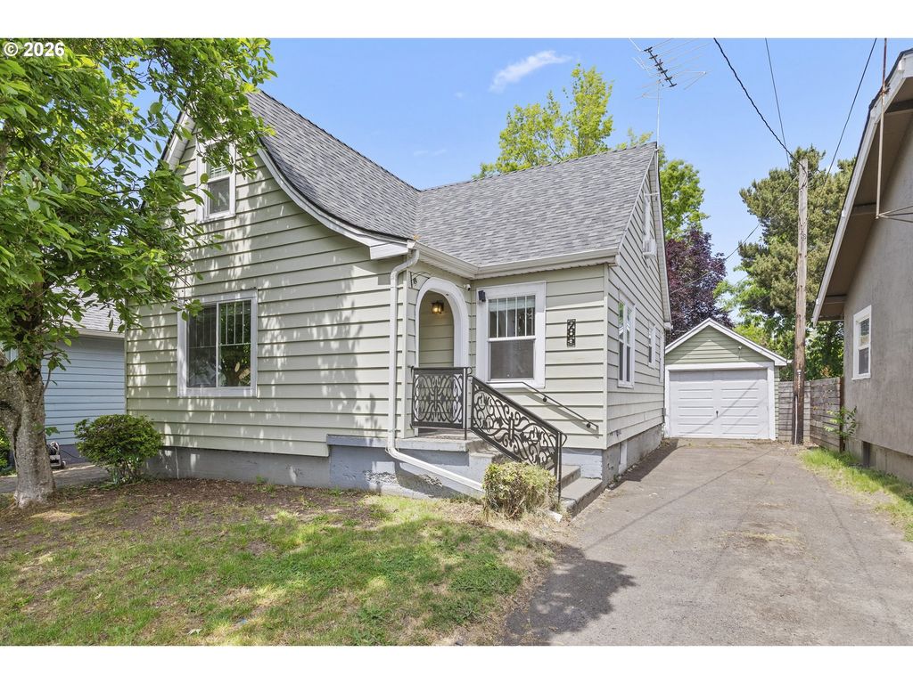 985 Madison St Ne, Salem