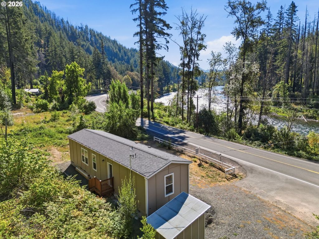 47901 Mckenzie Hwy, Vida