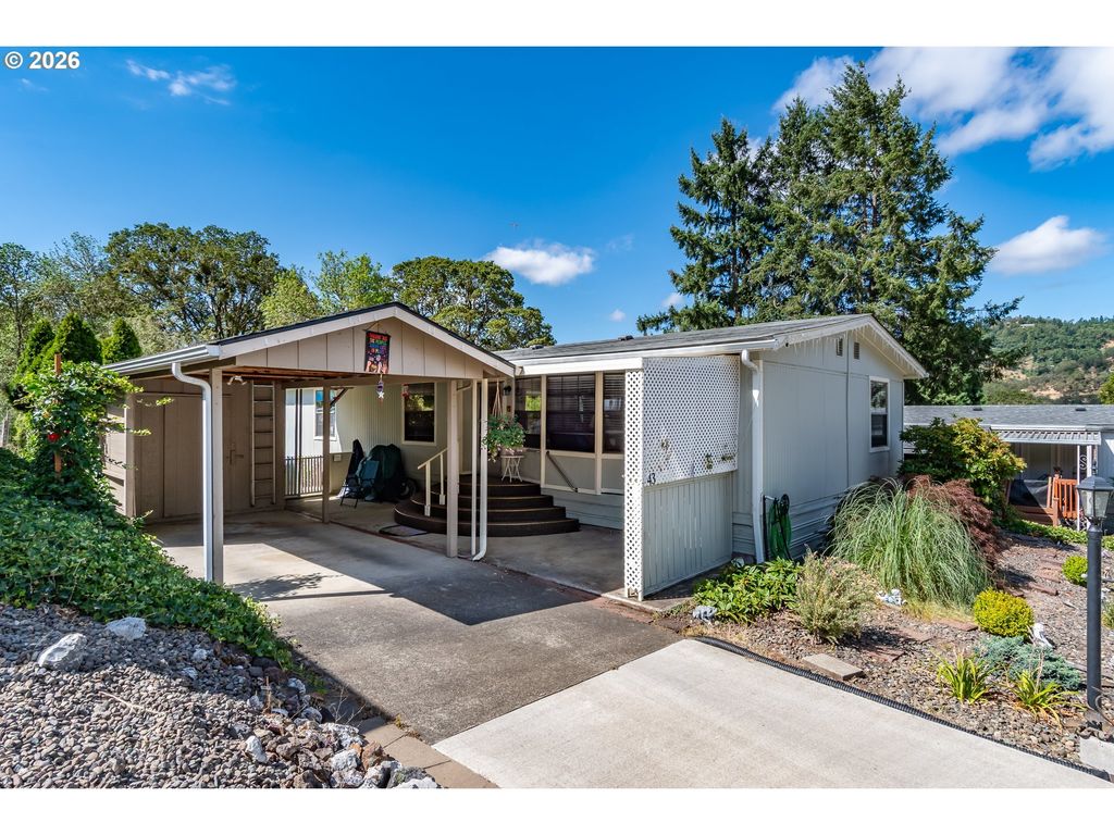 43 Ne Mary Ann Ln 43, Roseburg