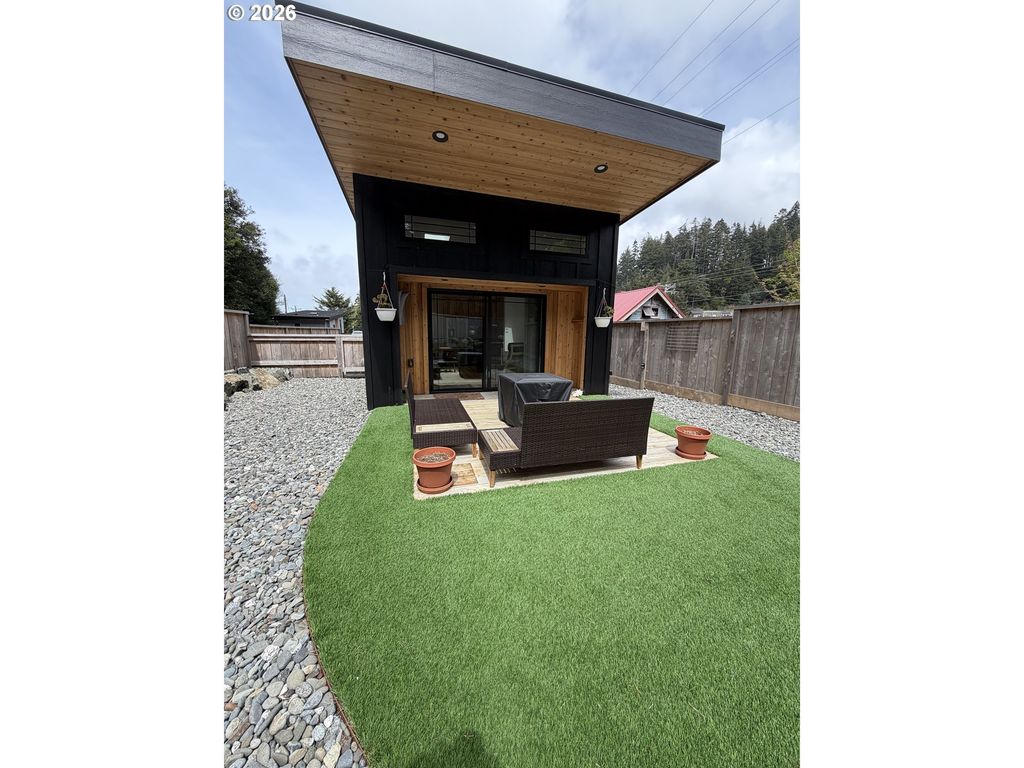 94254 11th St, Gold Beach