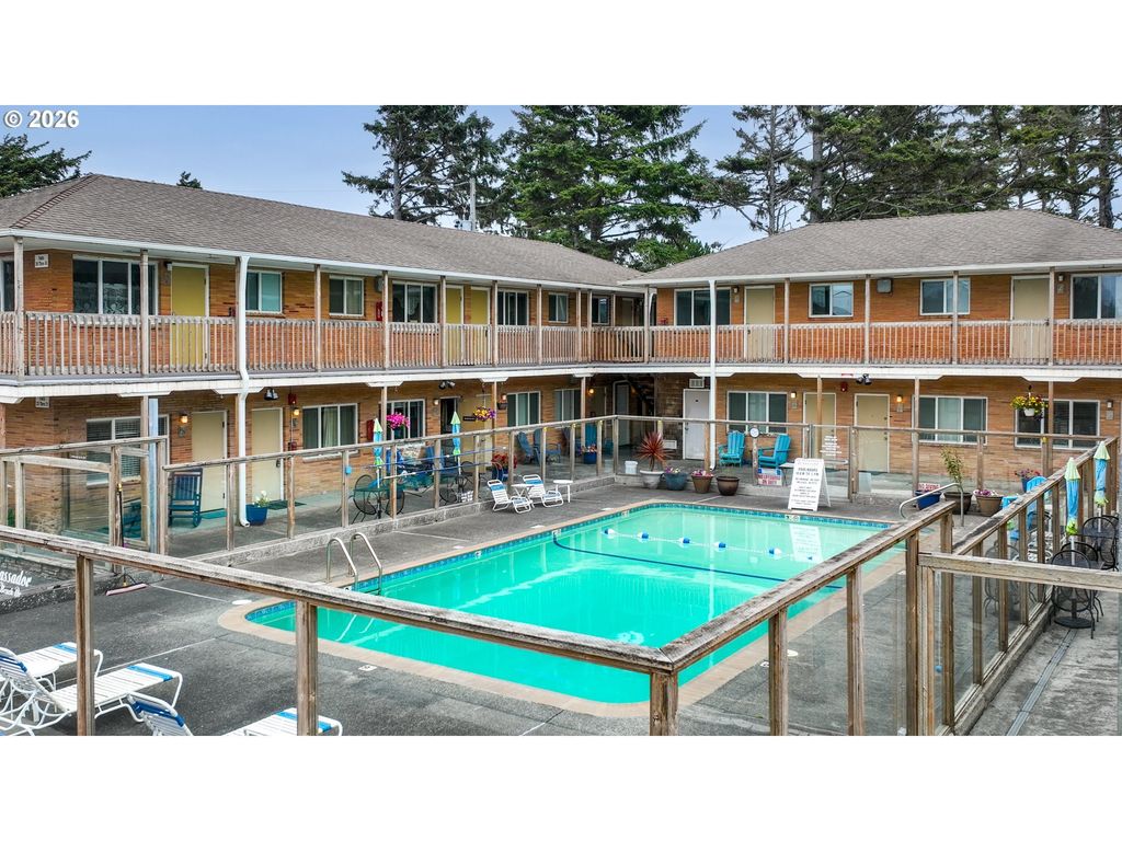 2233 Beach Dr 39, Seaside