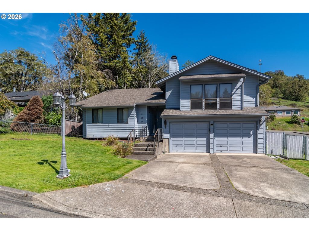 107 Woodoak Dr, Roseburg