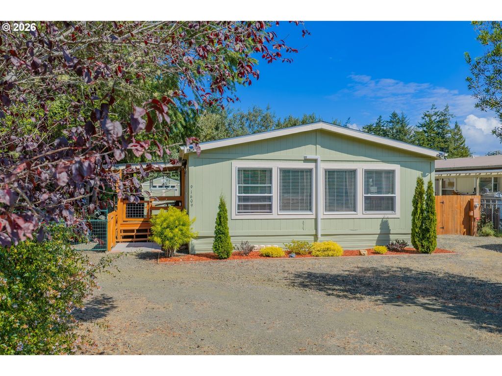 91609 Plummer Dr, Coos Bay