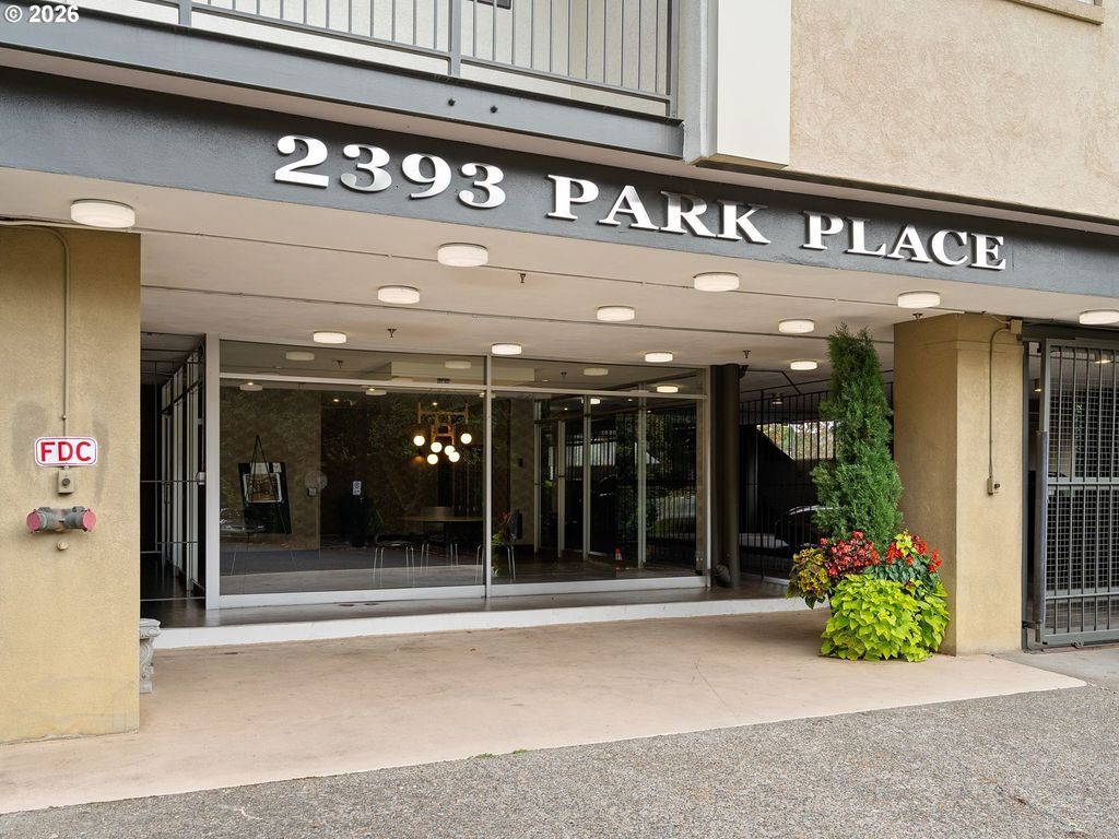 2393 Sw Park Pl 112, Portland