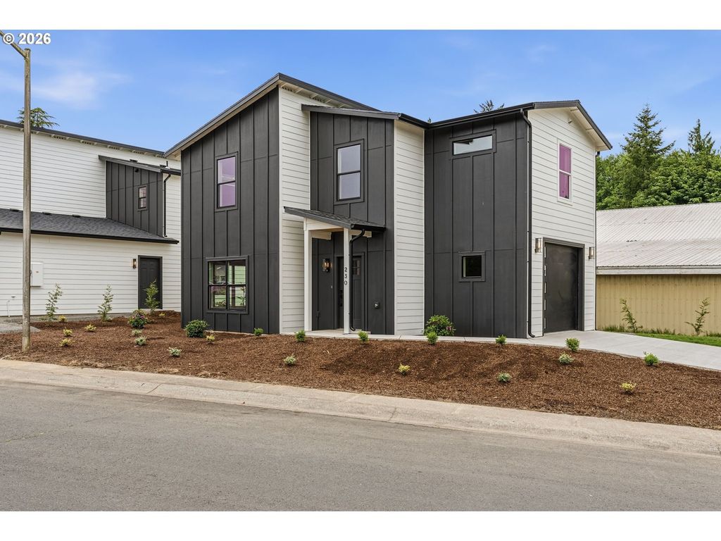 230 Glengate St, Cathlamet