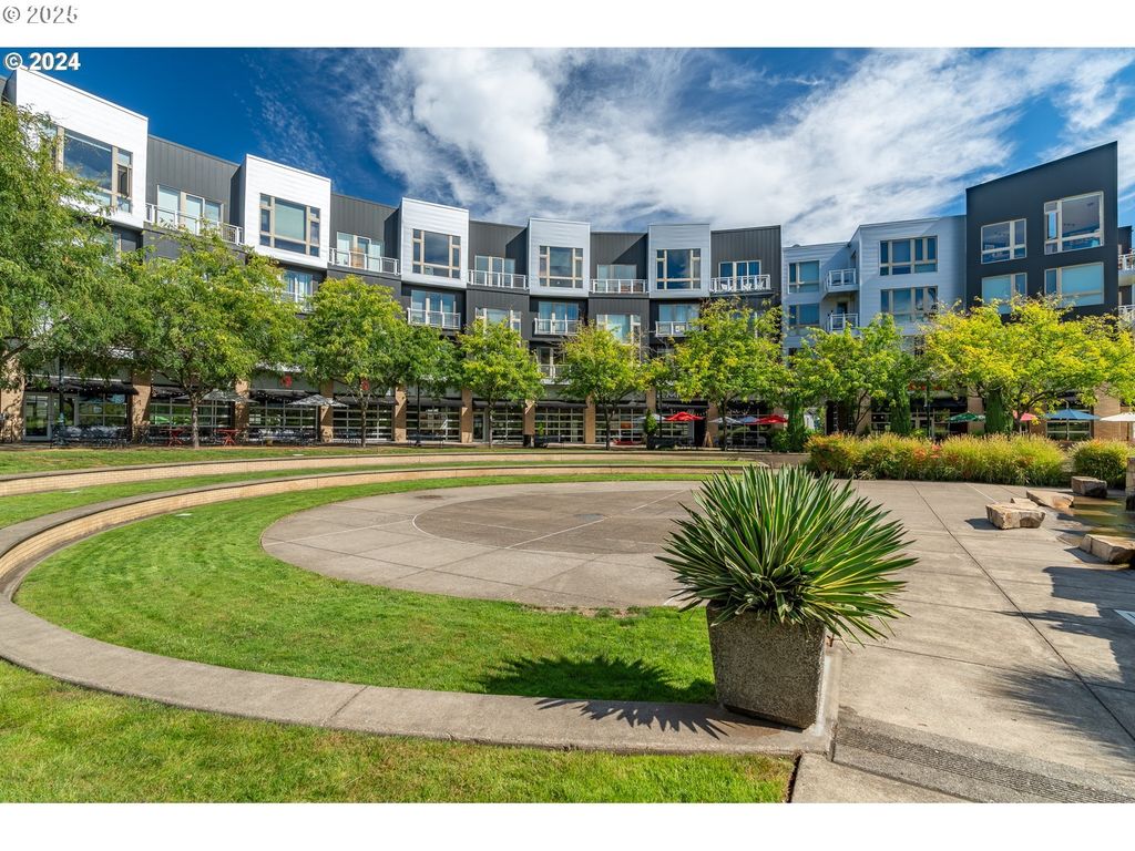 12600 Sw Crescent St 423, Beaverton