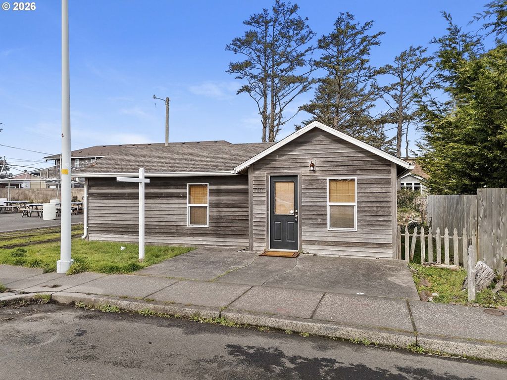 150 Avenue U, Seaside