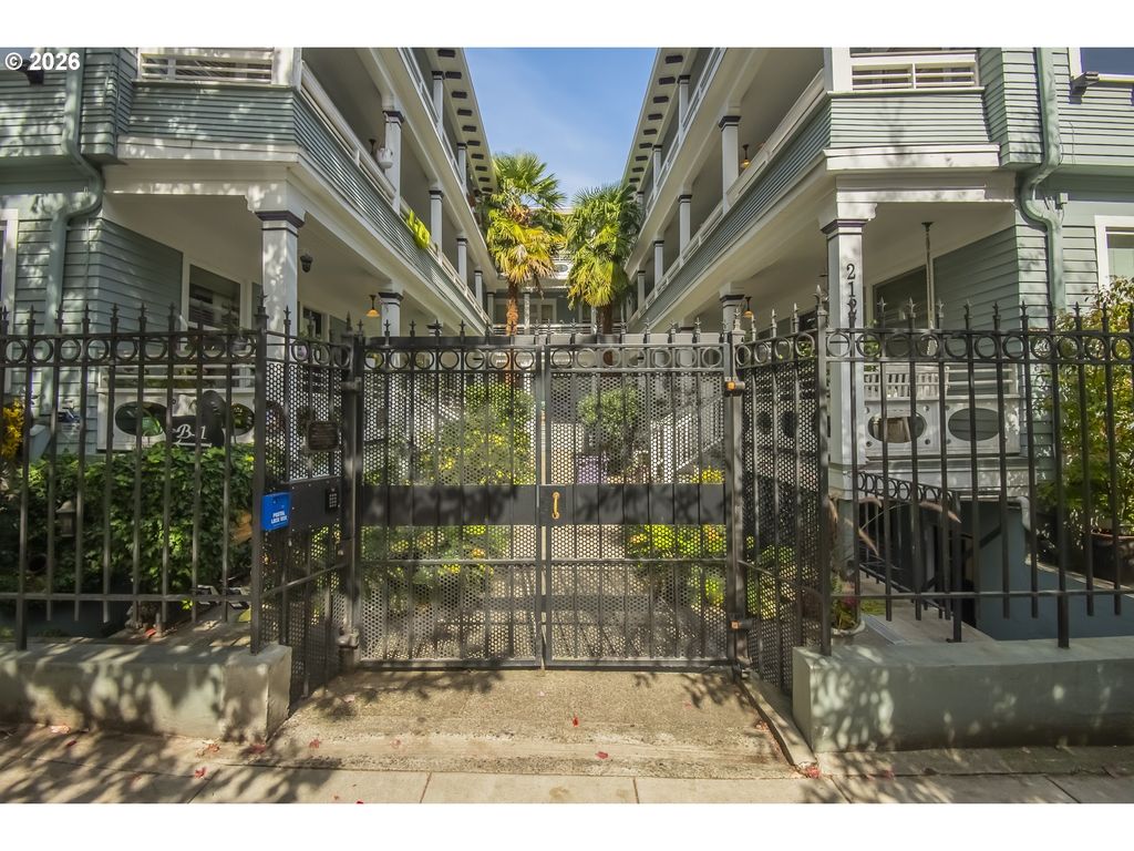 2127 Nw Irving St 301, Portland