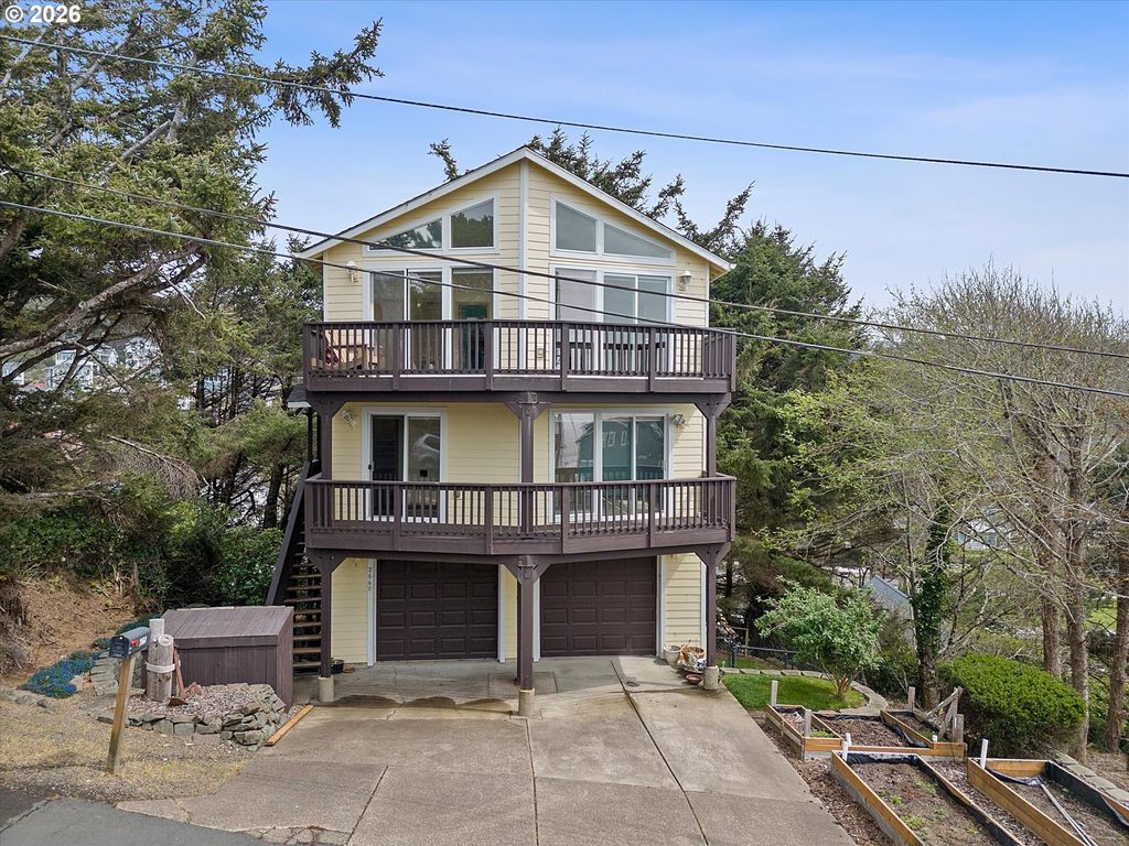 2660 Sw Anchor Ave, Lincoln City