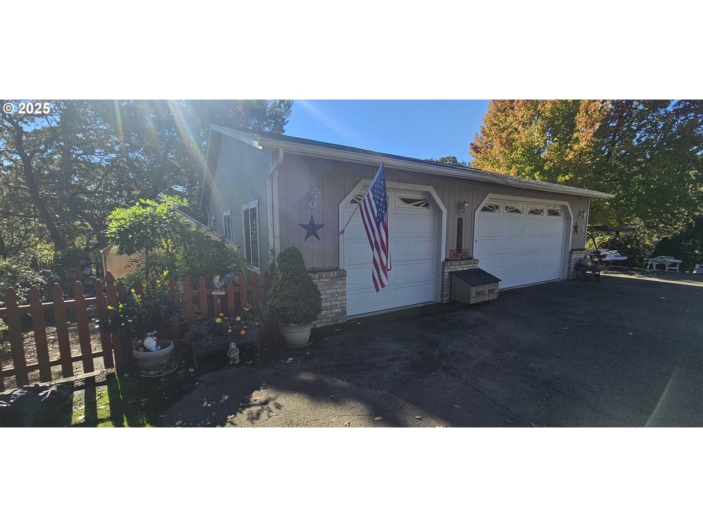 1525 Braunda Dr, Roseburg