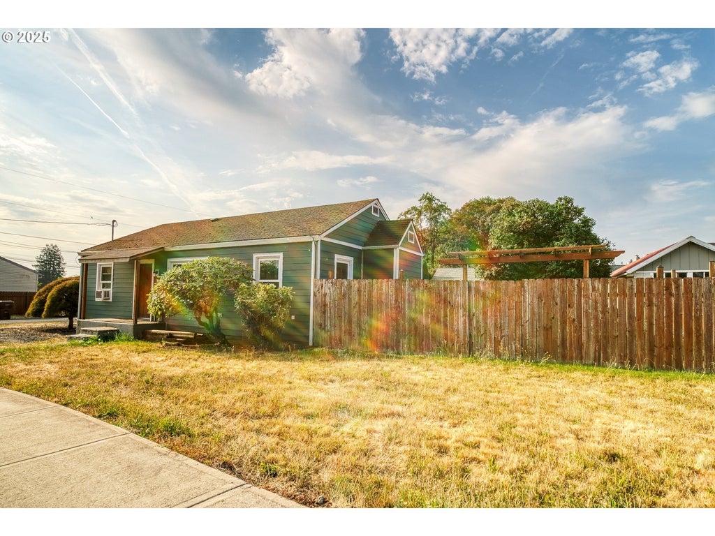 2535 Gable Rd, St. Helens