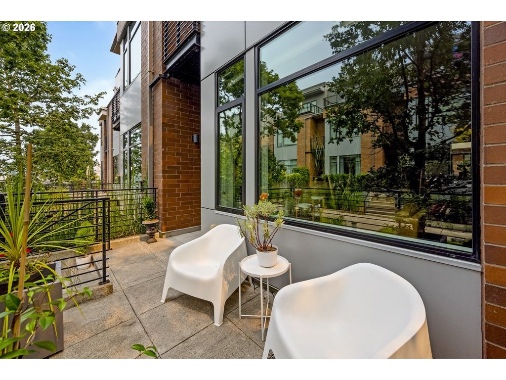 1636 Nw Riverscape St, Portland